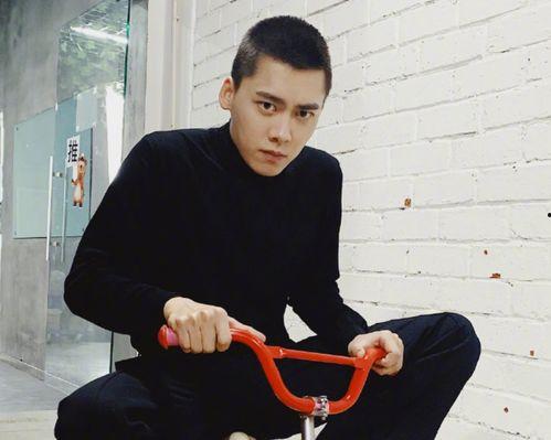 最新圈内爆料李易峰,揭秘明星背后的故事  第2张 最新圈内爆料李易峰,揭秘明星背后的故事  第2张